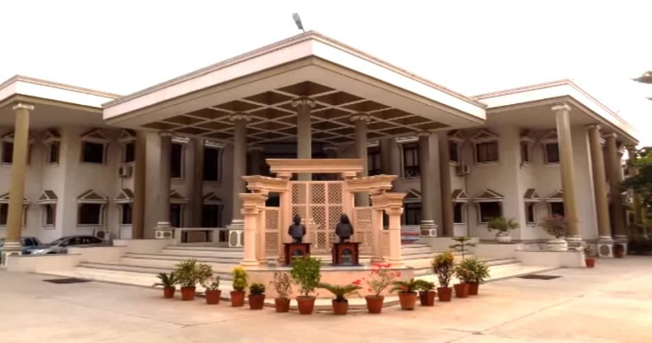Uka Tarsadia University