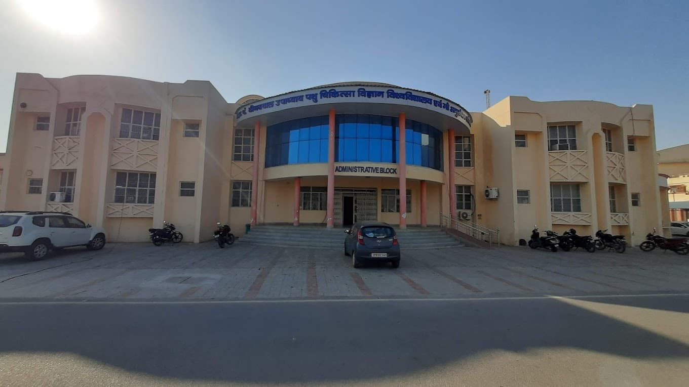 Pandit Deen Dayal Upadhyaya Pashu Chikitsa Vigyan Vishwavidyalaya Evam Go  Anusandhan Sansthan - [DUVASU]