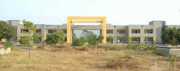 Tolani Institute of Pharmacy Cover