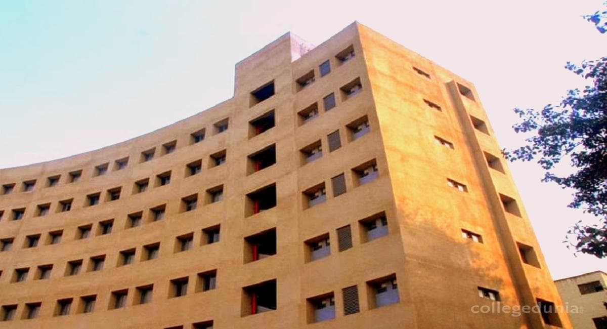 MES's Garware College of Commerce - [GCC] Cover