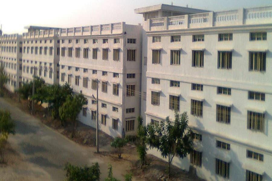 QIS College of Pharmacy - [QISCP] Cover