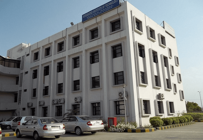 Integrated Institute of Technology - [IIT] Cover