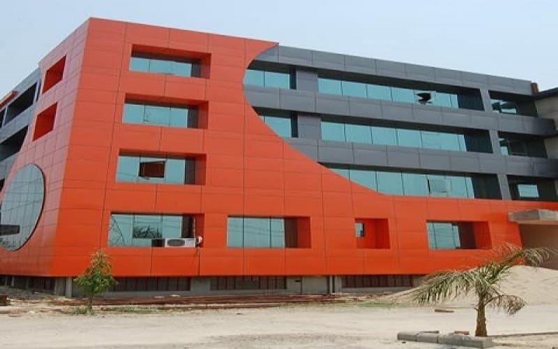 HLM Law College Cover