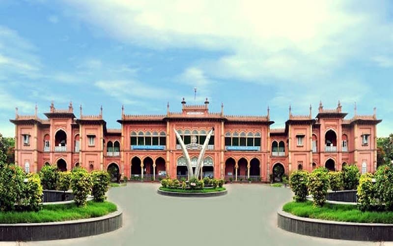 Tamil Nadu Veterinary and Animal Sciences University - [TANUVAS] Cover
