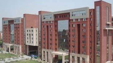 Amity School of Hospitality Cover