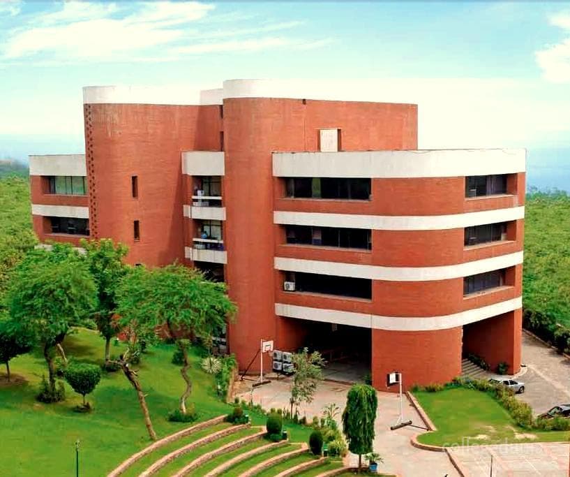 IMI - International Management Institute Cover