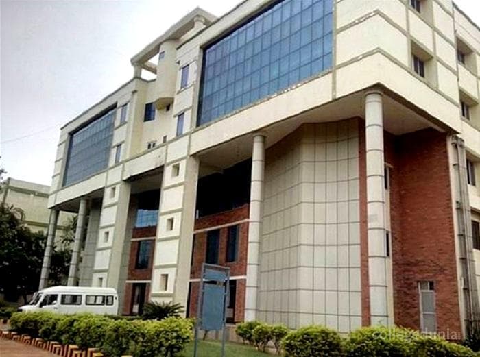 Velammal Engineering College - [VEC] Cover