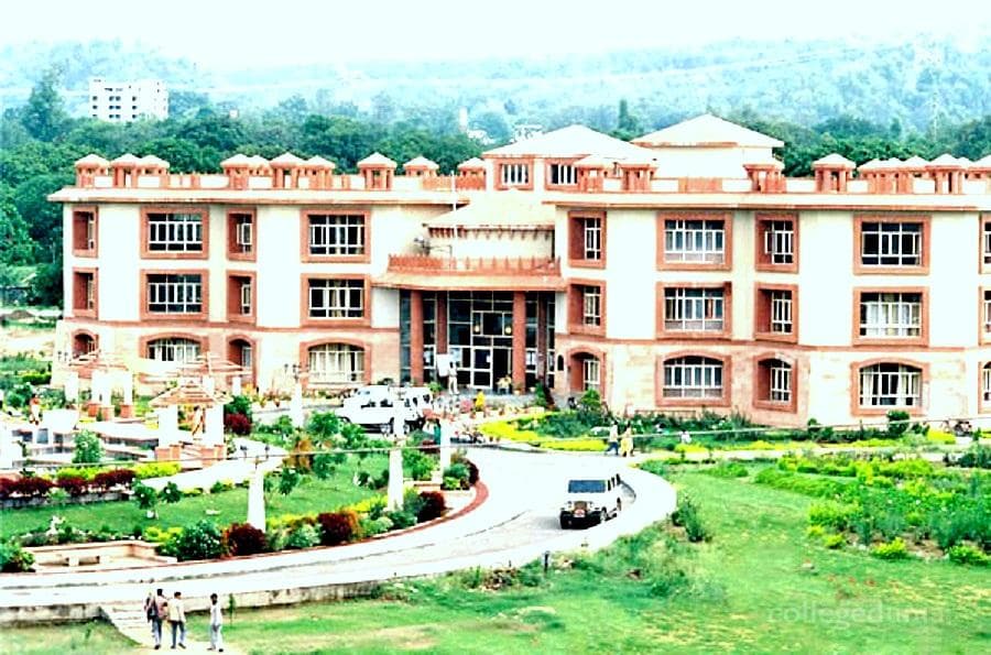 Dev Sanskriti Vishwavidyalaya - [DSVV] Cover