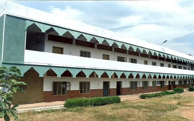 Madeenathul Uloom Arabic College - [MUAC] Pulikkal Cover