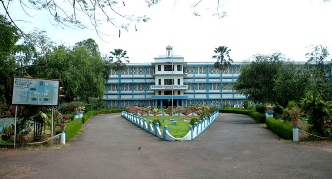Sacred Heart College Chalakudy Cover