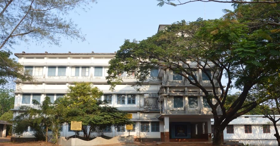 SES College Sreekandapuram Cover