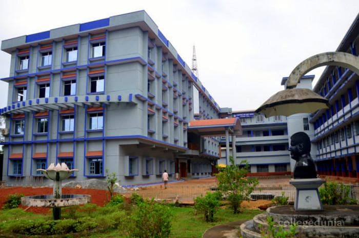 Bhandarkars Arts and Science College Cover