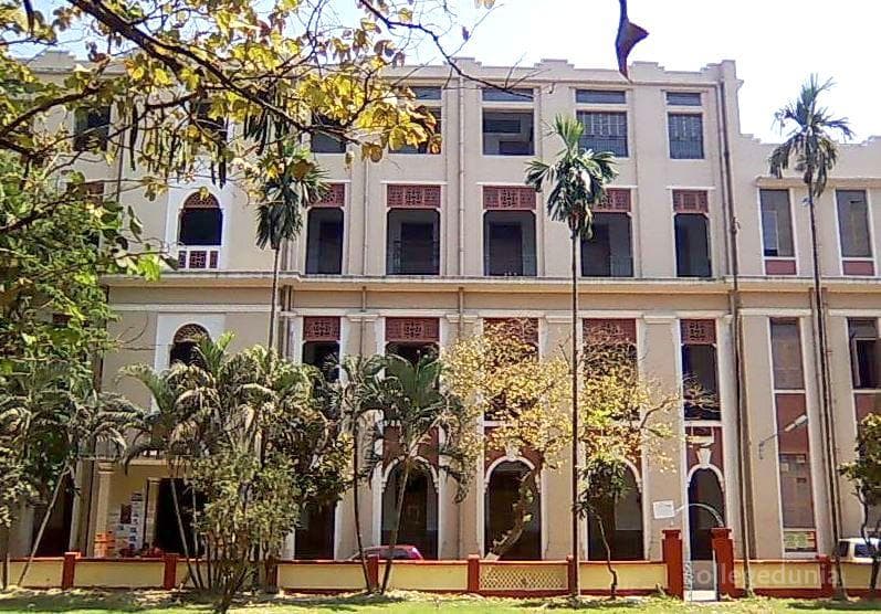 Calcutta National Medical College - [CNMC] Cover