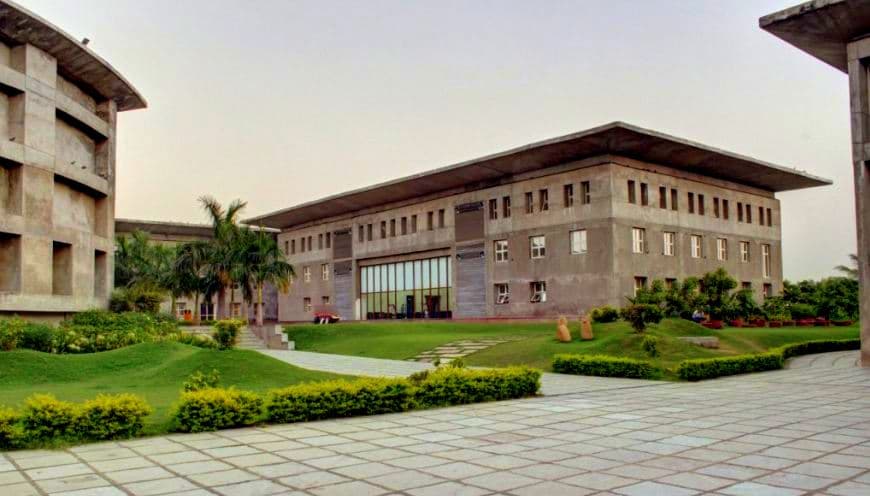 Karnavati School of Dentistry, Karnavati University - [KSD] Cover