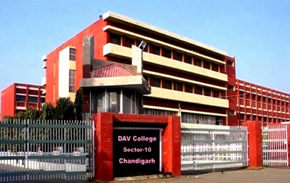 DAV College - [DAVC] Cover