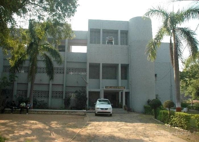AR College of Pharmacy and GH Patel Institute of Pharmacy Cover