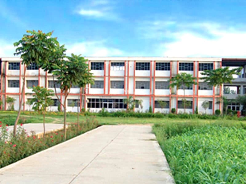 Shobhit University, Adarsh Vijendra Institute of Pharmaceutical Sciences - [AVIPS] Cover