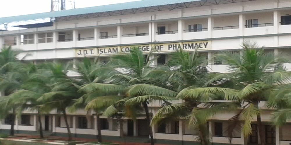 JDT Islam College of Pharmacy Cover
