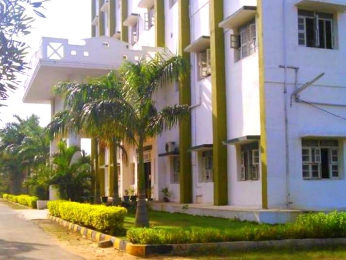 Narayana Pharmacy College Cover