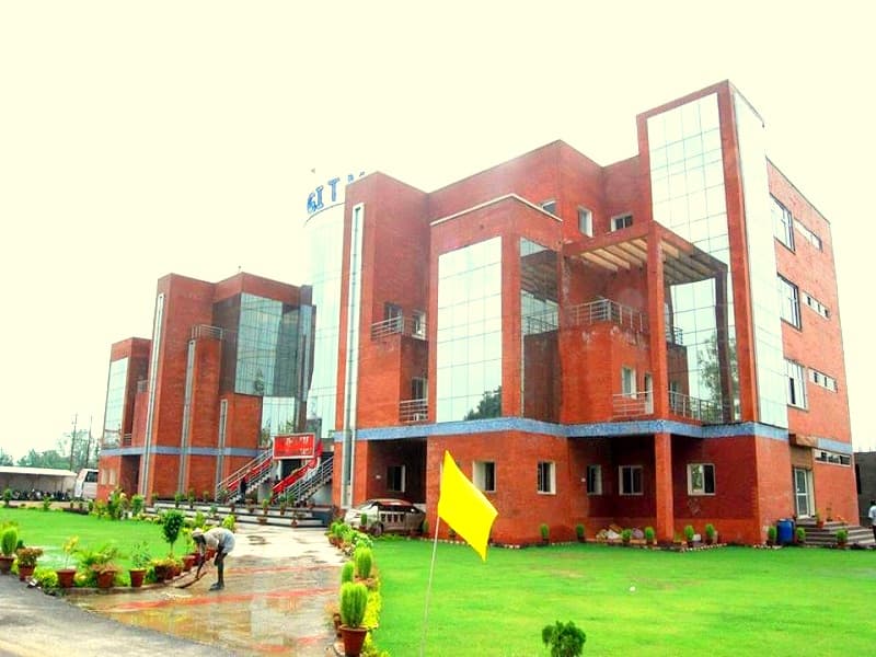 Goel Institute of Pharmacy & Sciences - [GIPS] Cover