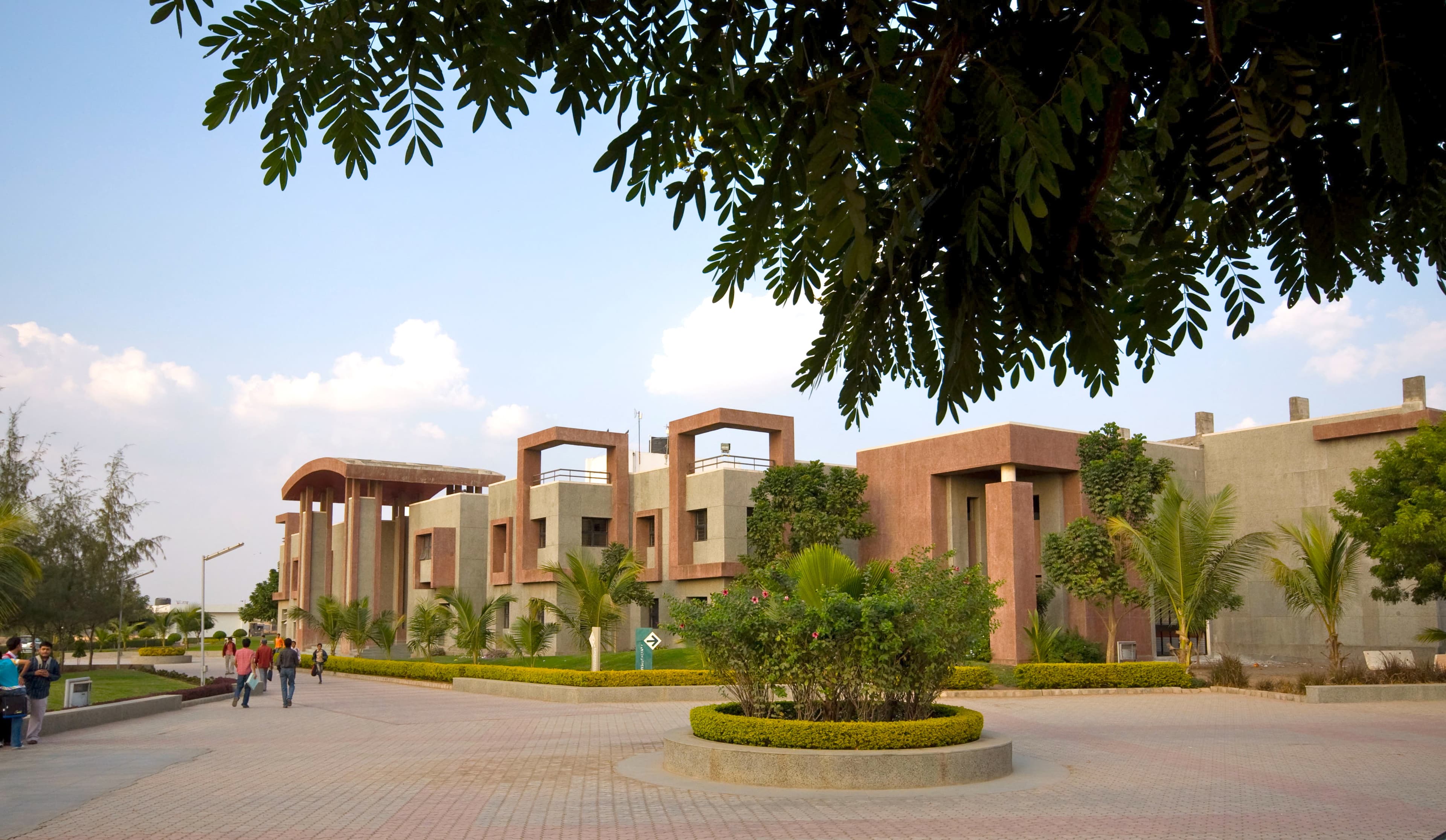 RK University - [RKU] Cover