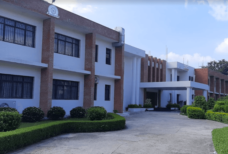 Iswar Saran Degree College