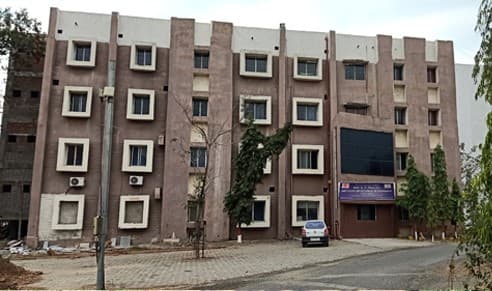 Adv. V.R. Manohar Institute of Diploma in Pharmacy