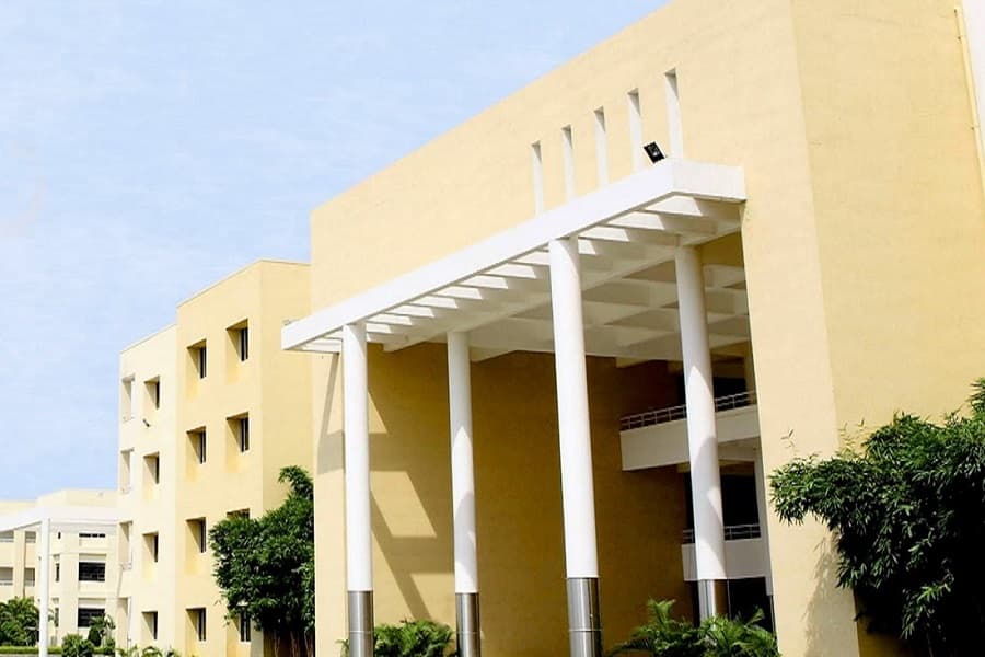 Geethanjali College of Pharmacy Keesara Cover