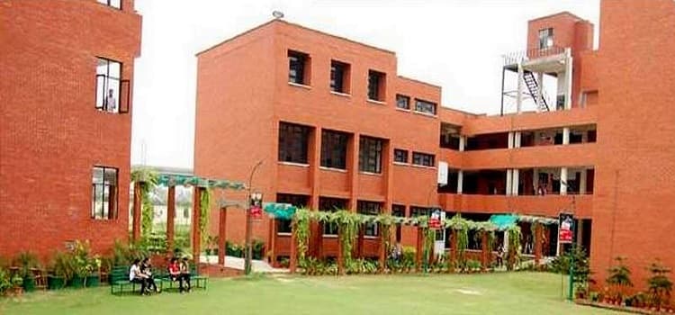 Sri Guru Gobind Singh College of Commerce Cover