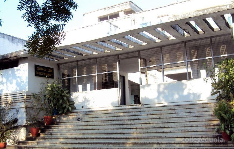 Sultan-Ul-Uloom College of Law Cover